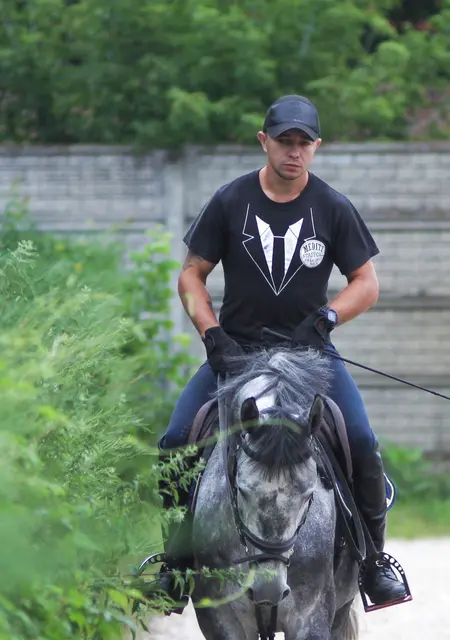Egor из Переяслава-Хмельницкого, мне 28, познакомлюсь для приятного времяпровождения