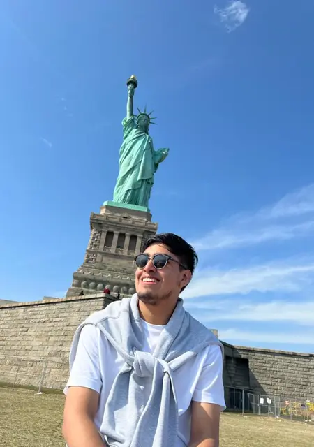 Johan из Лимы, мне 23, познакомлюсь для приятного времяпровождения