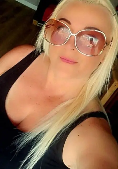 I'm Magdalena, 34 from London, seeking connections