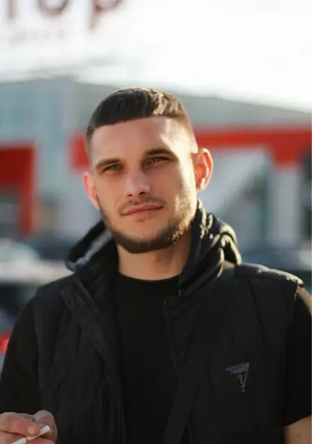 Я Олександр, 27, из Ровно, ищу знакомства без обязательств