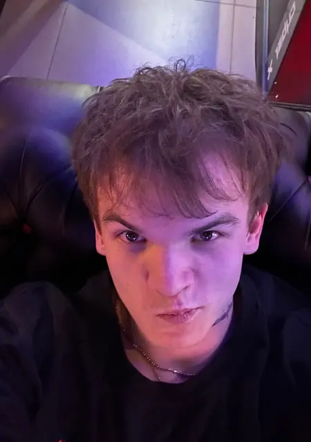 Я Алексей, 21, знакомлюсь без обязательств в Гомеле