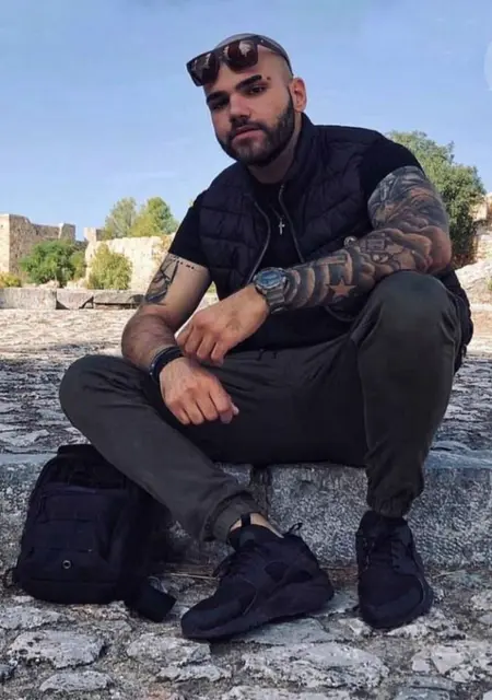 Jose из Афин, ищу на сайте знакомства без обязательств