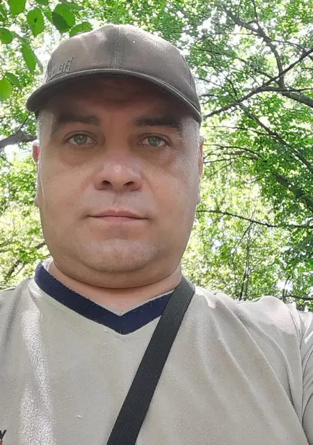 Милый из Львова, мне 49, познакомлюсь без обязательств