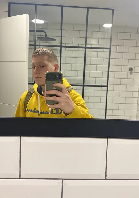 Pablito de Barcelona, tengo 23 años, listo para conocer para pasatiempo agradable