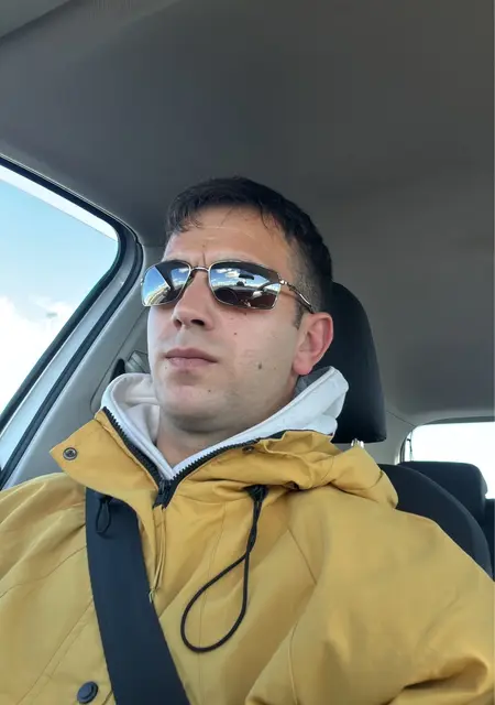 Я Adrian, 31, знакомлюсь без обязательств в Мадриде