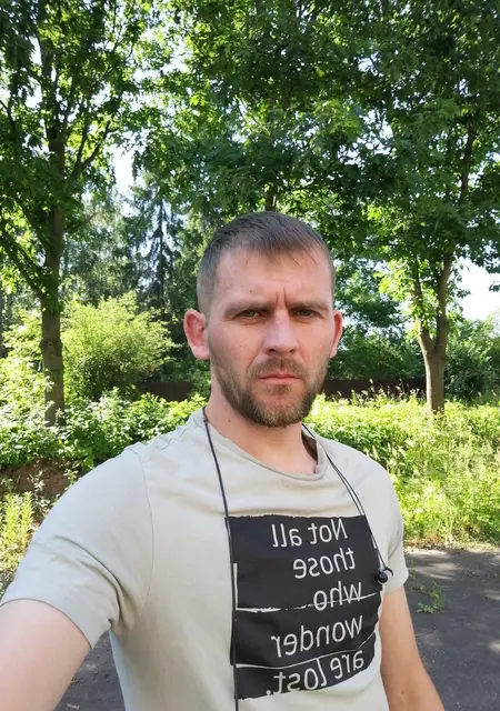 Я Тарас, 40 років з Львова, шукаю знайомства без зобов'язань