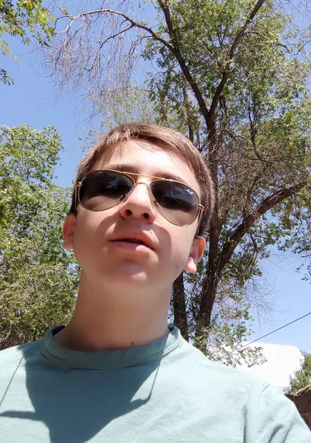 Я Suro, 21, знакомлюсь для вирта в Ереване