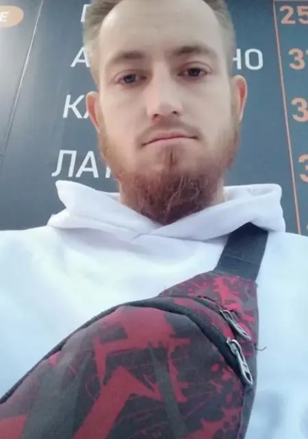 Олег из Киева, мне 26, познакомлюсь на одну ночь