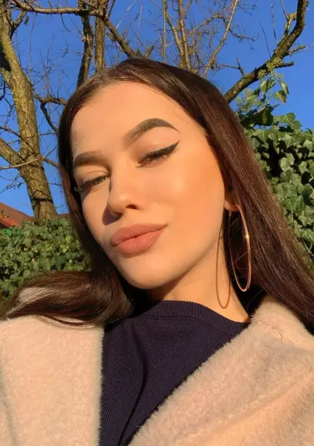 Виктория из Одессы, ищу на сайте постоянные отношения