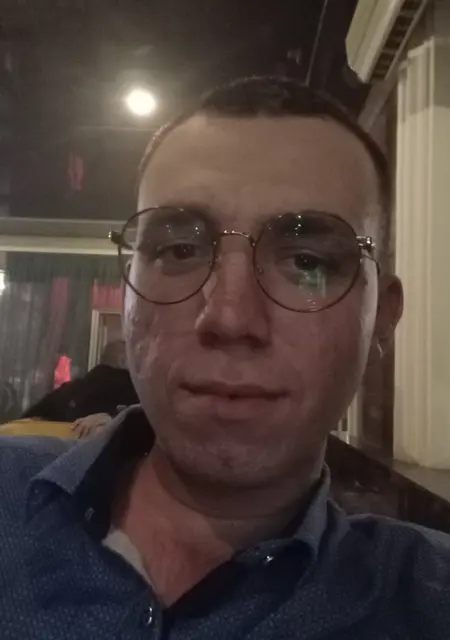 Максим з Новопскова, мені 24 років, познайомлюсь для приємного проведення часу