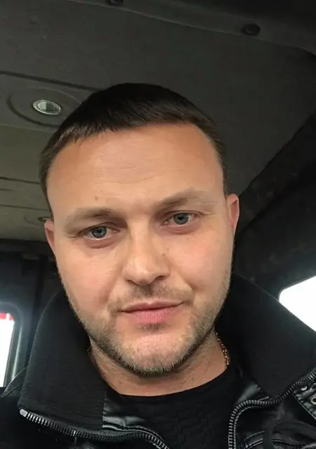 Я Саша, 41 років, знайомлюсь для дружби у Чернівцях