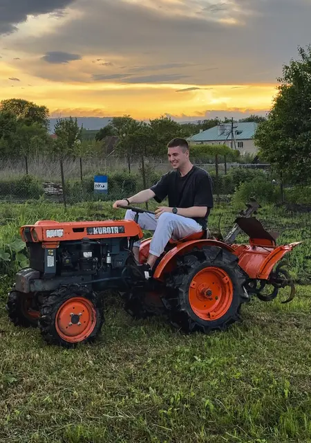 Я Владимир, 24, из Мангуша, ищу знакомство для общения