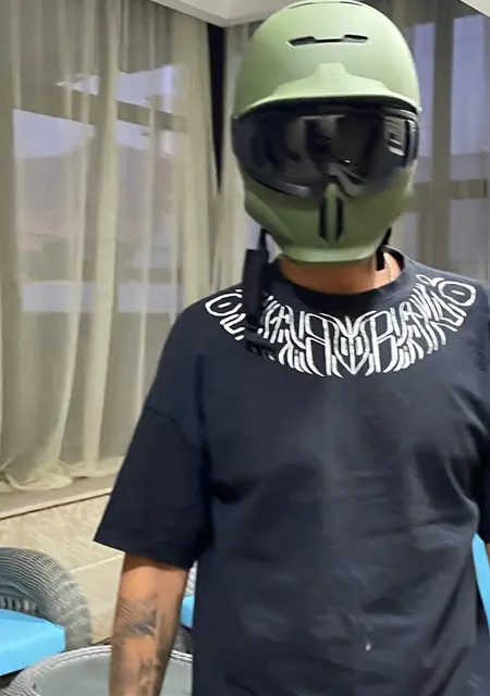 Я Adil, 27 років з Волновахи, шукаю знайомства без зобов'язань