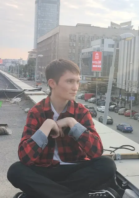 Я Алексей, 20, из Зевенар, ищу знакомства на одну ночь