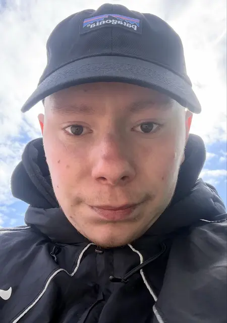 Я Игорь, 23, знакомлюсь для постоянных отношений в Малаге