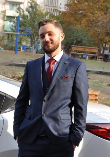 Я Саша, 27, знакомлюсь для постоянных отношений в Донецке