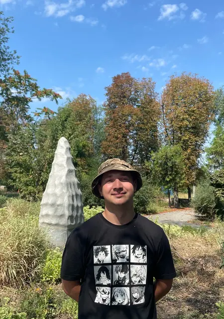 Максим из Новограда-Волынского, мне 22, познакомлюсь для открытые отношения