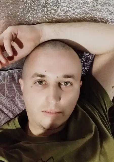 Я Дмитрий, 32, из Кривого Рога, ищу знакомства на одну ночь