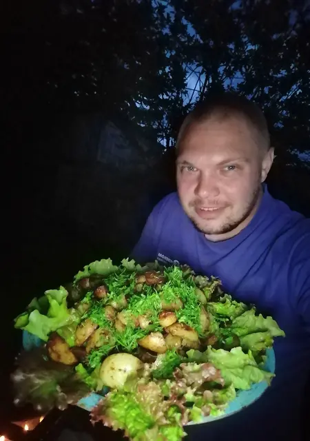 Артём з Луганська, мені 32 років, познайомлюсь для спілкування