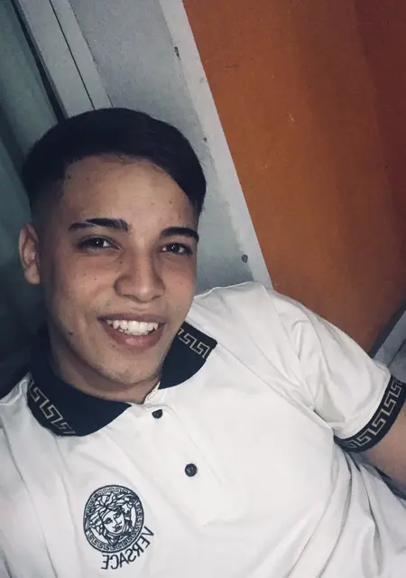 Я Rodrigo, 21, знакомлюсь для приятного времяпровождения в Кордове