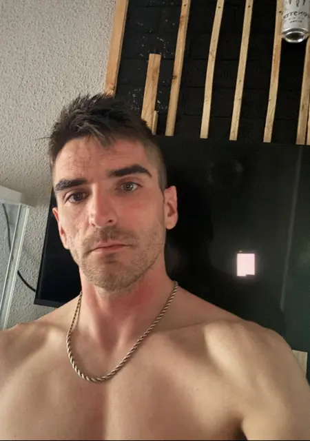 Soy Fjnarf, 35 años, conociéndome para chatear en Madrid