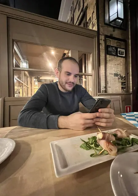 Andrew из Умани, мне 27, познакомлюсь на одну ночь