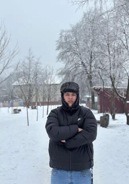 Димуся з Чернівців, мені 20 років, познайомлюсь для вірт