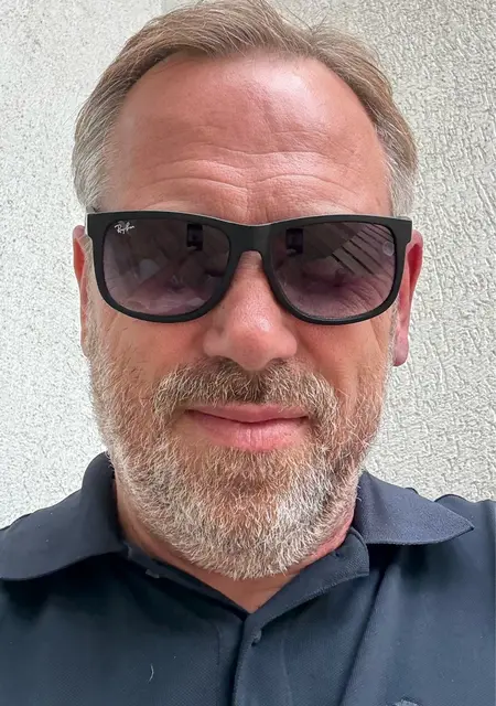 Я Александр, 54, из Амстердама, ищу знакомство для дружбы