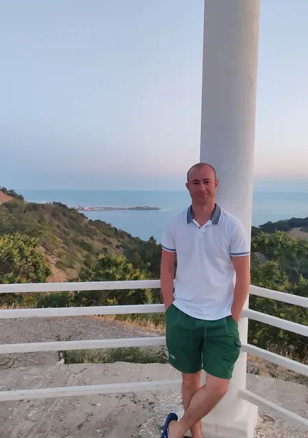 Олег з Луганська, шукаю на сайті знайомства на одну ніч