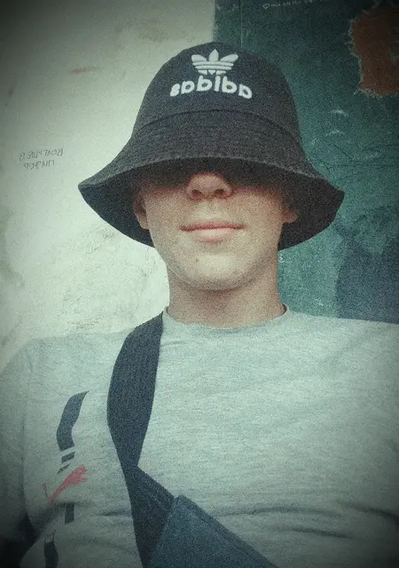 Тимур з Алчевська, мені 25 років, познайомлюсь без зобов'язань