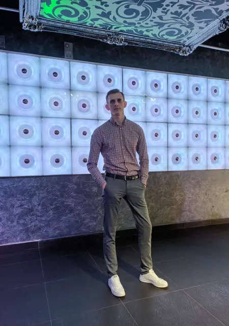 Я Артём, 33, из Гродно, ищу знакомства без обязательств