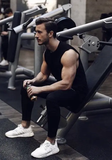 Я Слава, 31, из Одессы, ищу знакомство для приятного времяпровождения