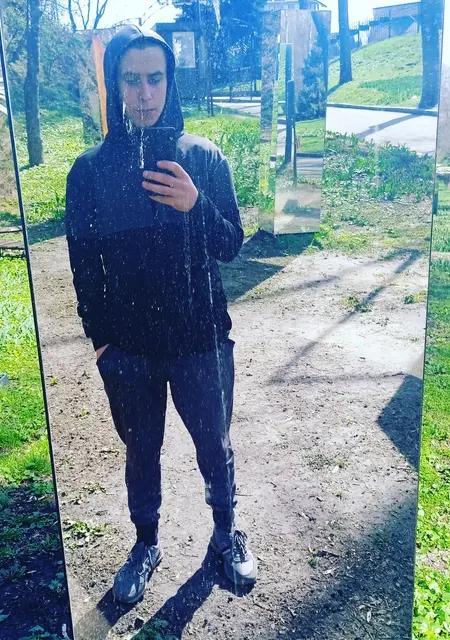 Я Віталій, 21, знакомлюсь для приятного времяпровождения в Золочеве