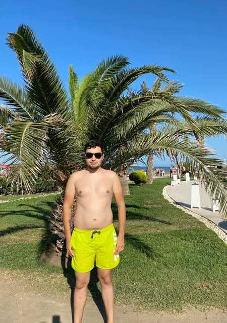 Daniel из Кракова, мне 26, познакомлюсь для приятного времяпровождения