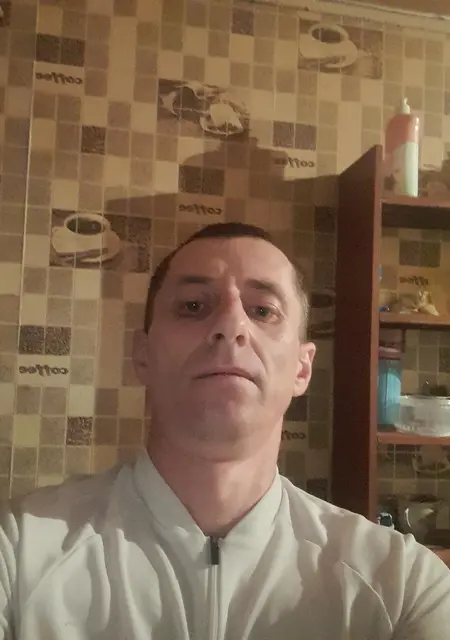Я Андей, 38 років з Кременчука, шукаю знайомства без зобов'язань