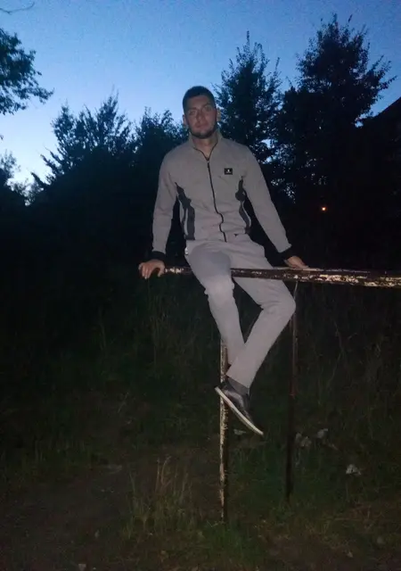 Я Влад, 34, знакомлюсь для общения в Орше