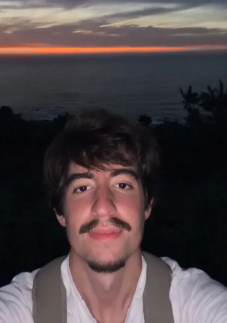 Soy Marcos, 28 años, conociéndome para lío de una noche en Vigo