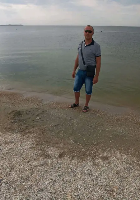 Андрій з Львова, мені 42 років, познайомлюсь на одну ніч