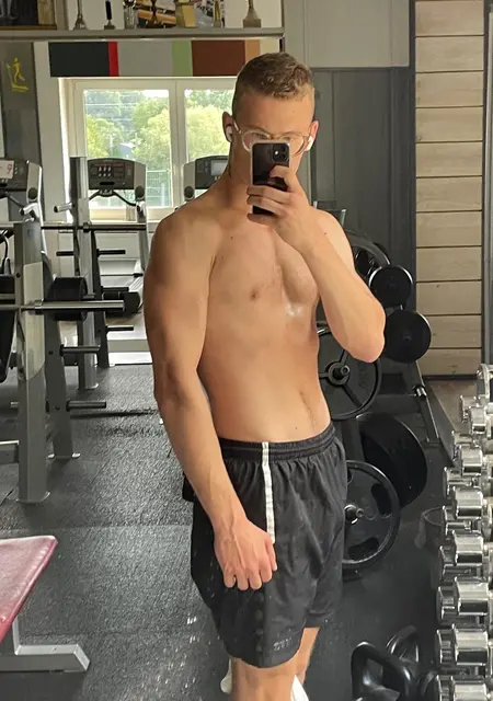 Dmytro з Хмільник, мені 25 років, познайомлюсь для дружби