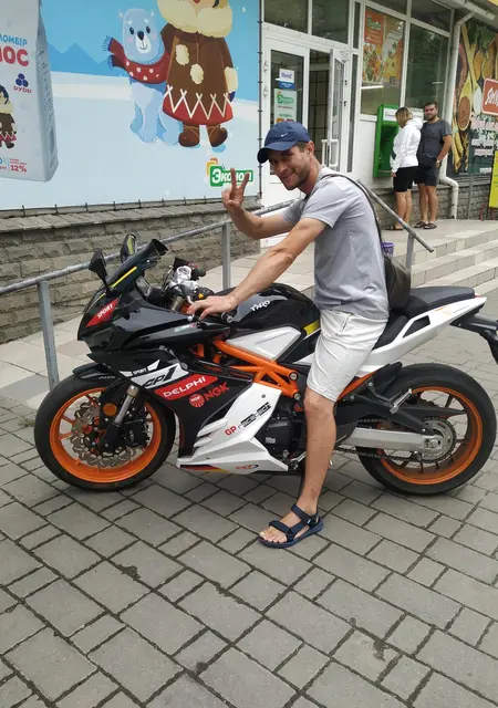 Сергей з Чернівців, шукаю на сайті знайомства на одну ніч