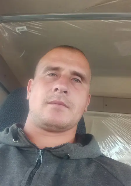 Сергей з Новотроїцьке, мені 34 років, познайомлюсь без зобов'язань