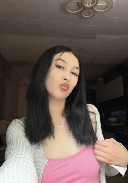 Александра из Малаги, мне 18, познакомлюсь на одну ночь