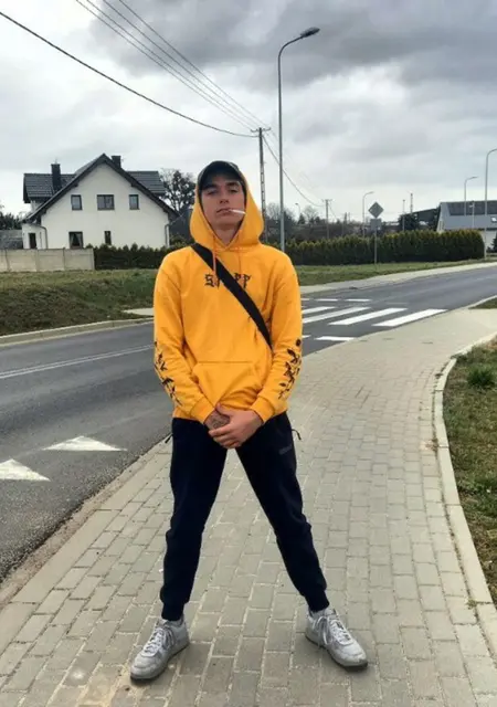 Иван з Запоріжжя, мені 21 років, познайомлюсь для постійних стосунків