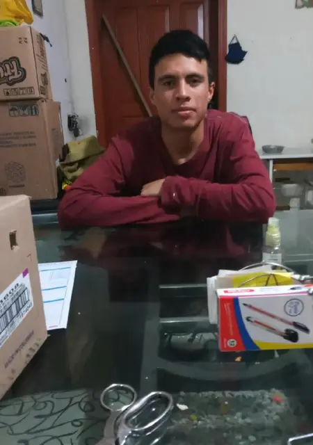 Juan Carlos de Málaga, tengo 23 años, listo para conocer para relación sin ataduras