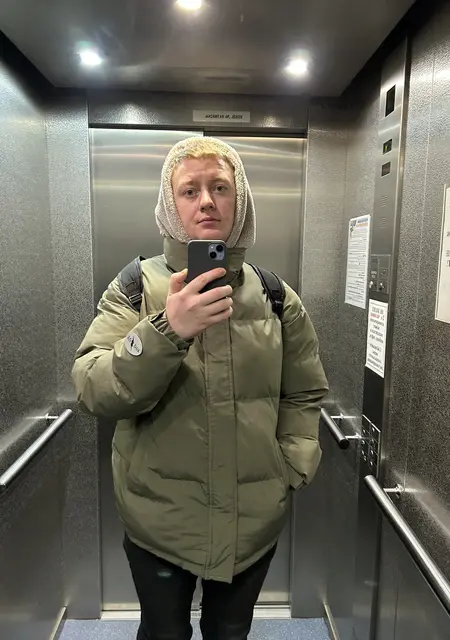 Я Денис, 25, из Гомеля, ищу знакомства без обязательств