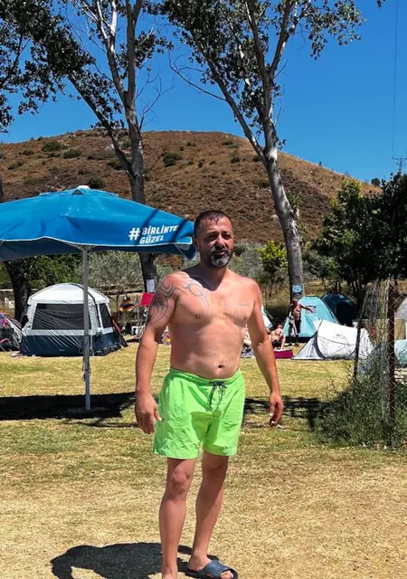 Serdar из Измита, ищу на сайте знакомства на одну ночь