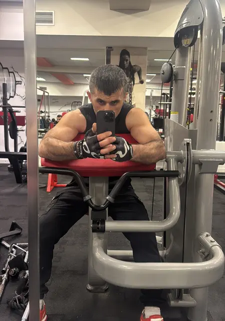 Рома из Вены, мне 35, познакомлюсь для приятного времяпровождения