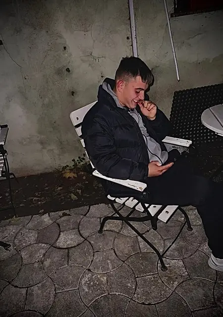 Я Богдан, 25 років з Херсона, шукаю знайомства без зобов'язань