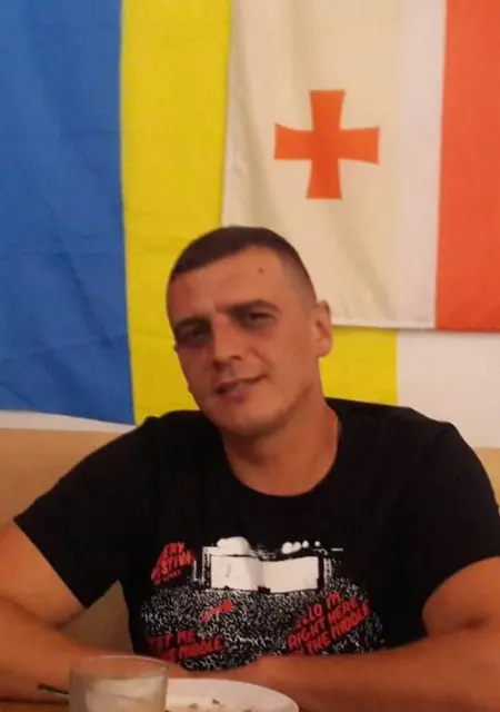 Денис з Житомира, мені 42 років, познайомлюсь без зобов'язань