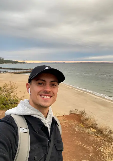 Владислав з Полтавы, шукаю на сайті приємне проведення часу